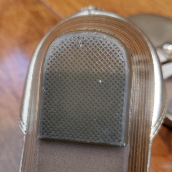 A2 By Aerosoles Gold Sparkle Gladiator wedge Sandals Zip back size 8.5 Casual - Picture 13 of 14